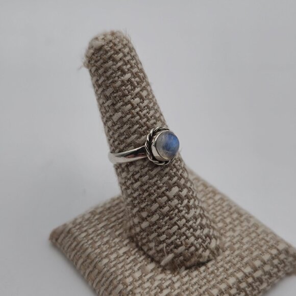 Size 7 Sterling Silver Brilliant Flash Of Color Moonstone Band Ring A3209 - Picture 2 of 9